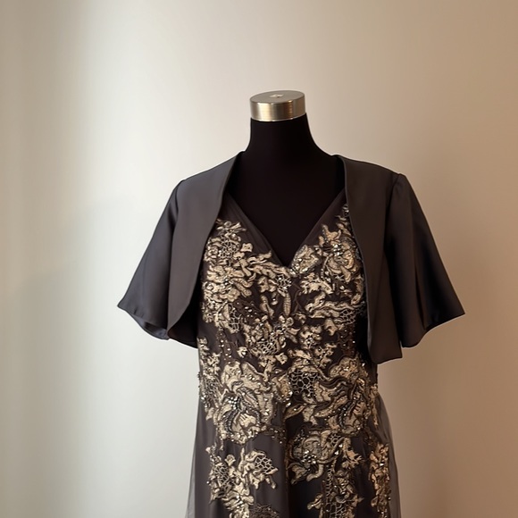 Mother of the Bride dress - Picture 4 of 4